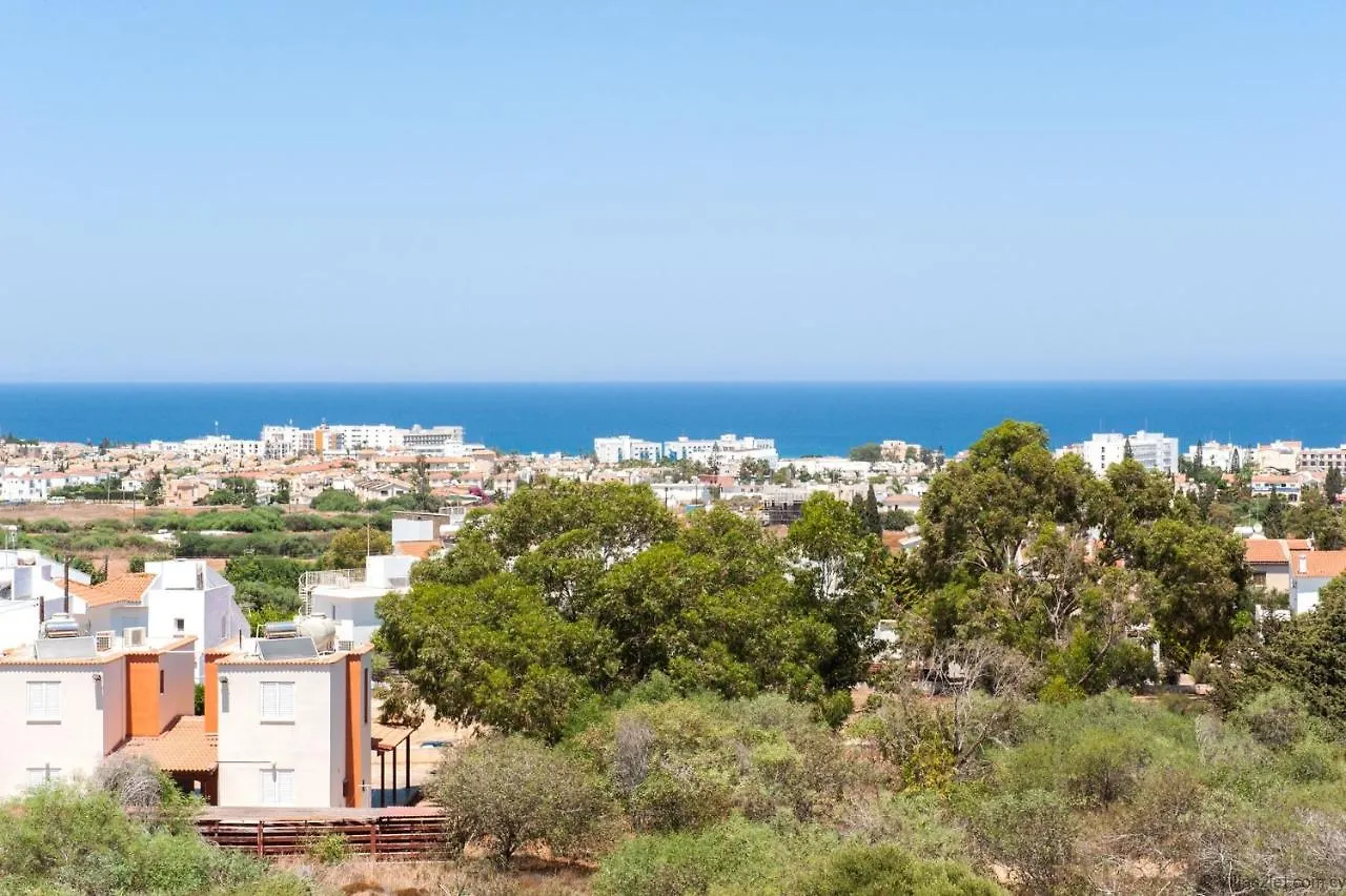 פרוטאראס Villa Ourania 0*,