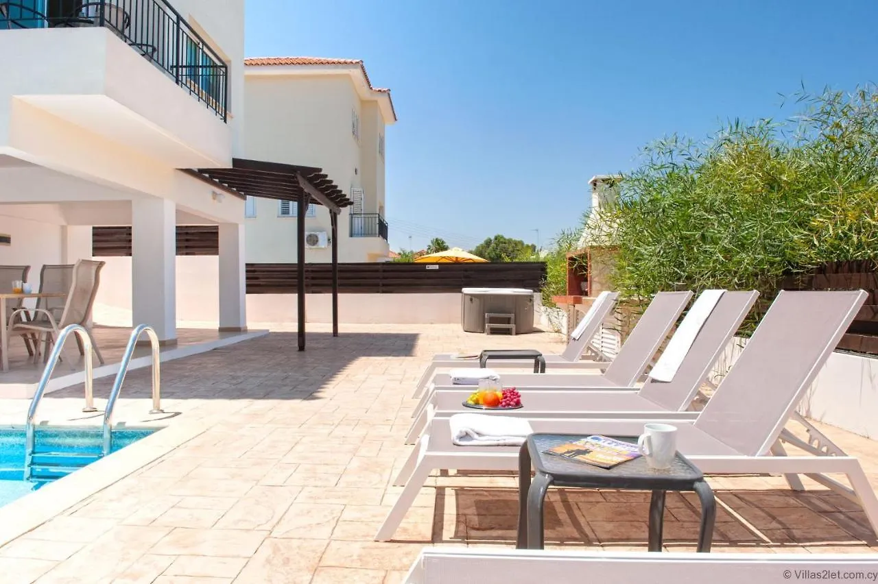 פרוטאראס Villa Ourania