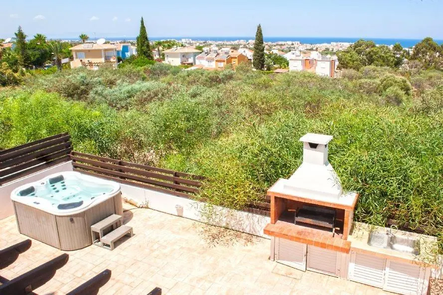 פרוטאראס Villa Ourania קפריסין